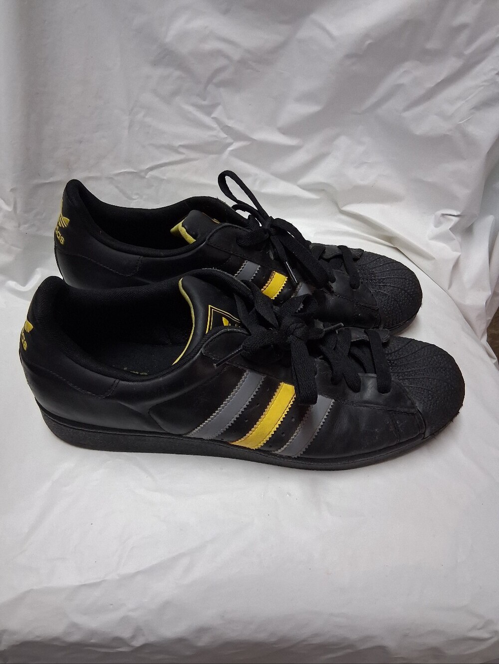 Adidas Super Star Originals Classic Clamshell Toe Shoe Black and Yellow Sz 12